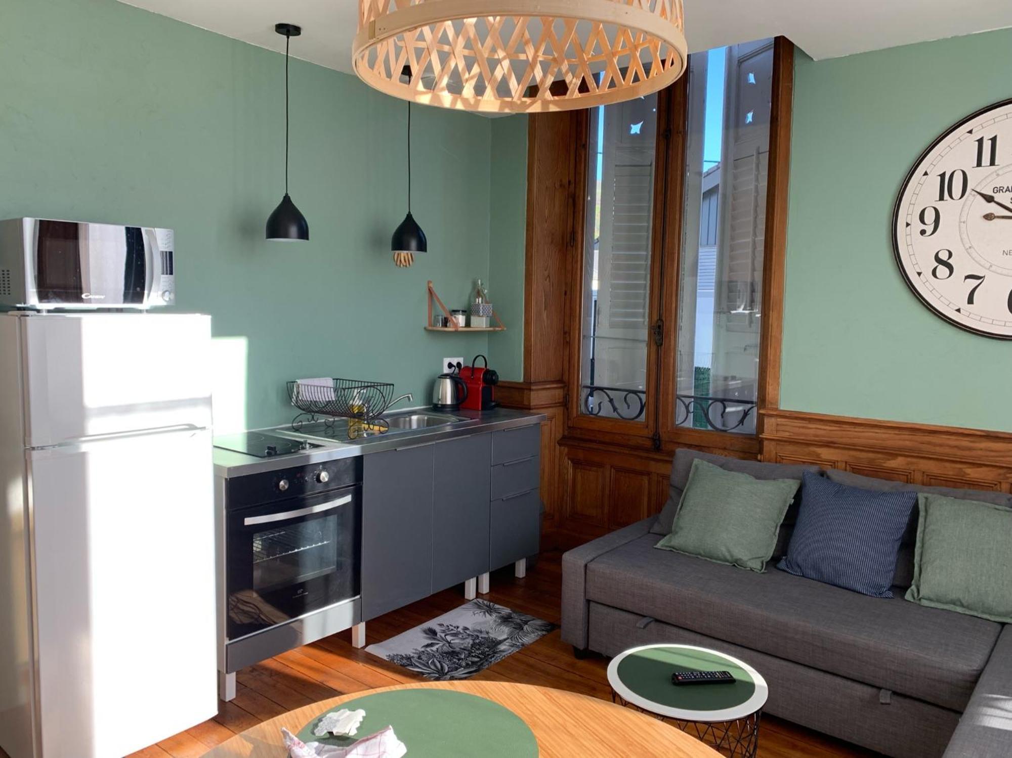A Deux Pas De La Gare, La Maison Rouge อัลแบร์วิลล์ ภายนอก รูปภาพ